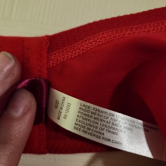 Hips and Curves duet demi red bra - Picture 6 of 6